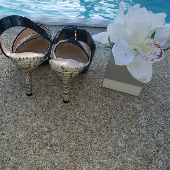 Black shoes - Picture 2 of 4